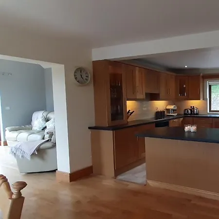Sea View Holiday By Trident Holiday Homes 펜션 Barnagowlane